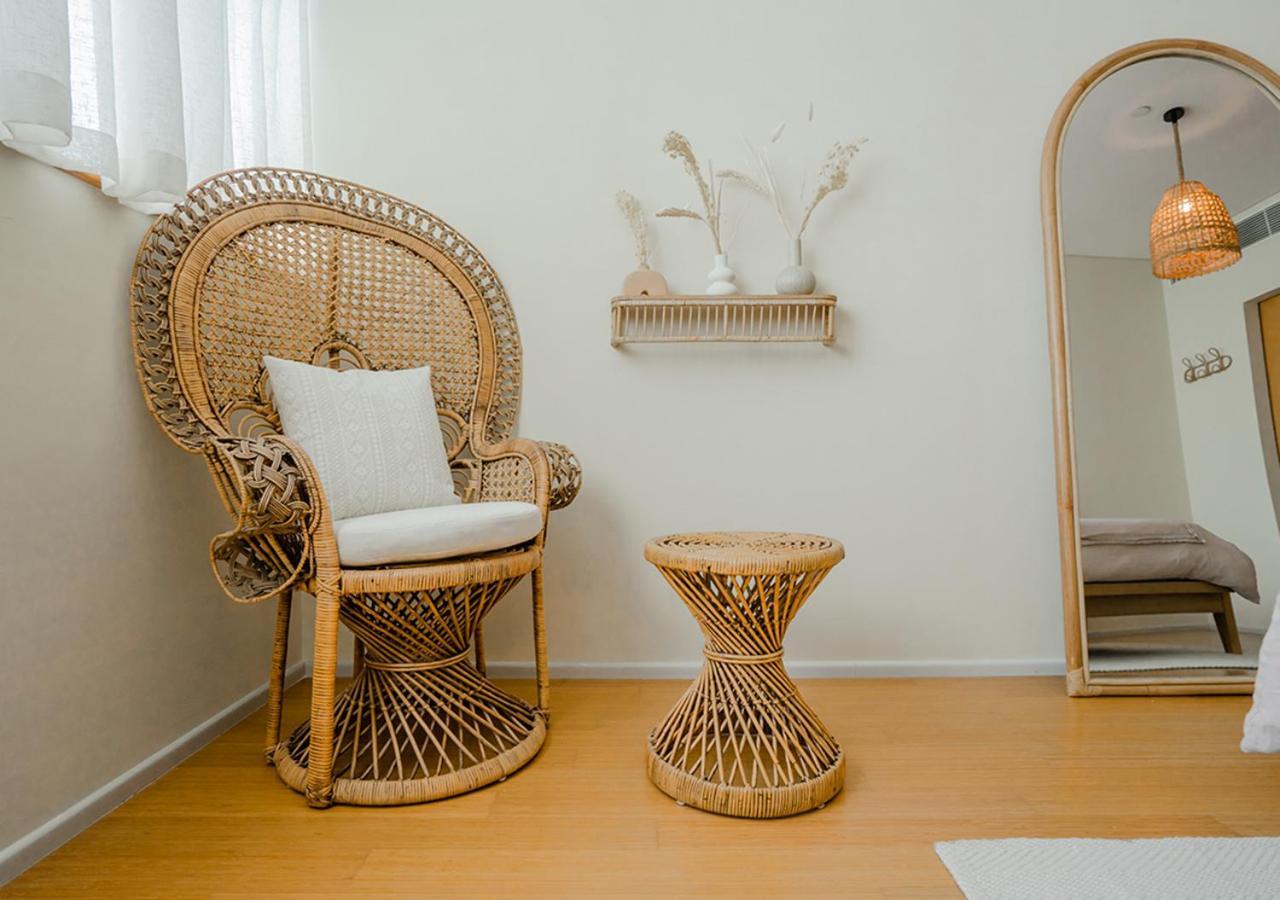 Nasma Luxury Stays - Serene With Balcony Steps From The Sea Apartment Abu Dhabi