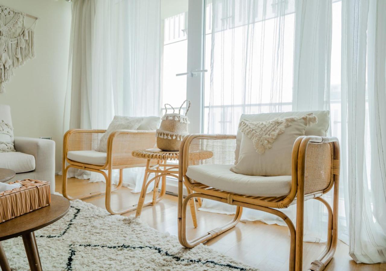Apartment Nasma Luxury Stays - Serene With Balcony Steps From The Sea Abu Dhabi