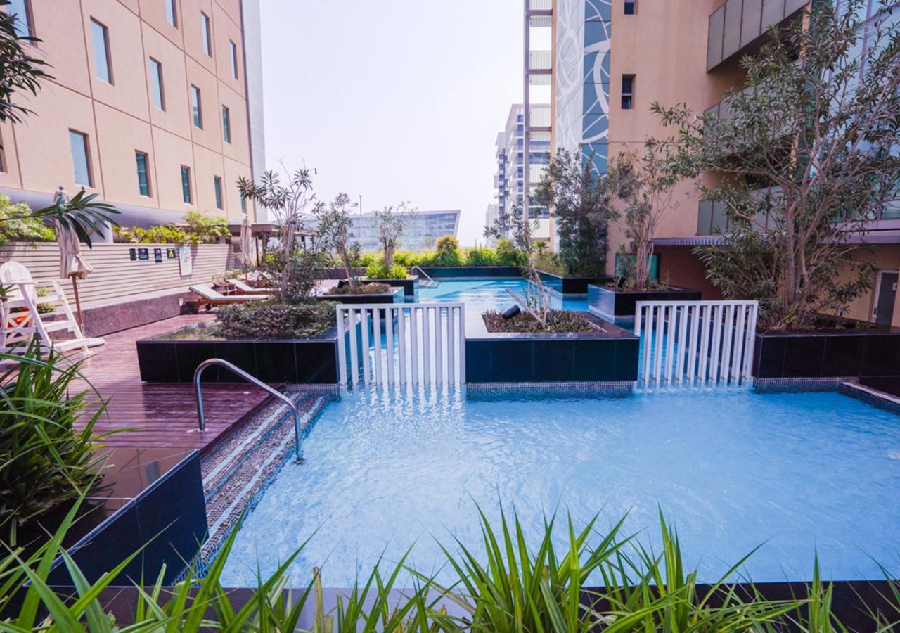 Nasma Luxury Stays - Serene With Balcony Steps From The Sea *
